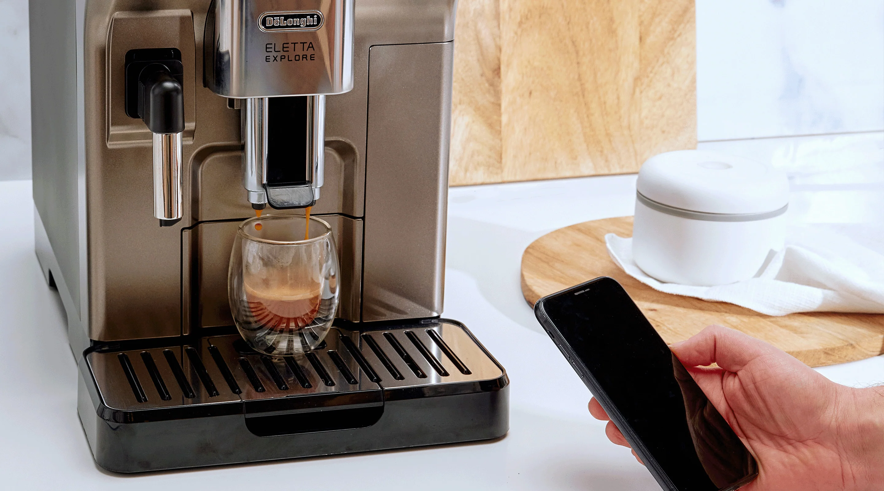 De'longhi Eletta Explore Automatic Coffee Machine with Cold Brew - Image 3